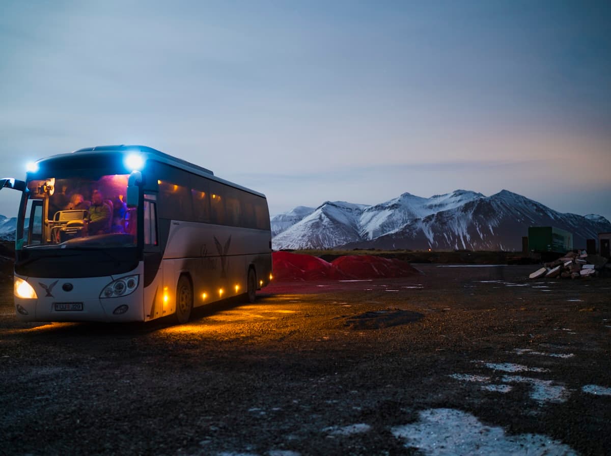 După „zombii de telefon” și „dependenții de selfi-uri”, Bundeswehr-ul are și el un instrument de recrutare: ambalajele de kebab