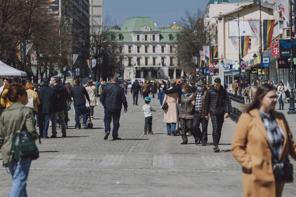 De ce notarul trebuie să fie imparțial și ce se întâmplă cu actele pe care le semnăm. Dragoș Isache: „Arhiva unui birou notarial este arhiva statului român”