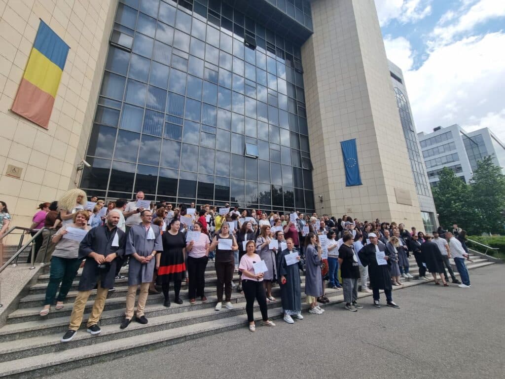 Motivul pentru care instanța a respins intrarea STB în insolvență. Primarul Ciucu îl invocă pe Kafka
